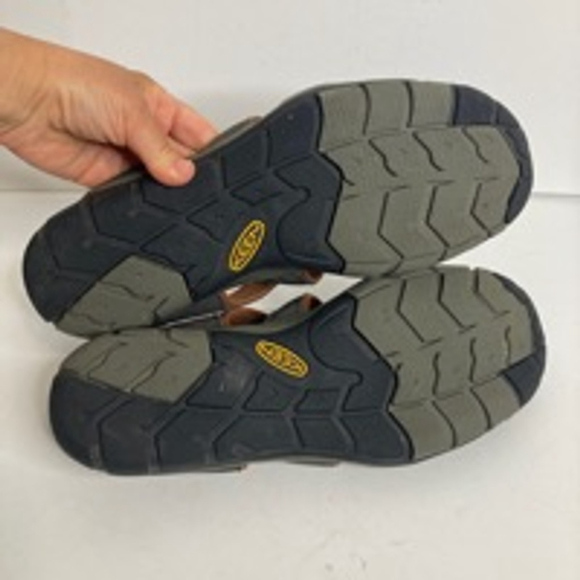 Keen Sandals Mens 12 Gray Tan Clearwater CNX Summer Camping Hybrid Water Shoes - Picture 12 of 14